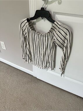 Boohoo White Off-Shoulder Black Striped Blouse
